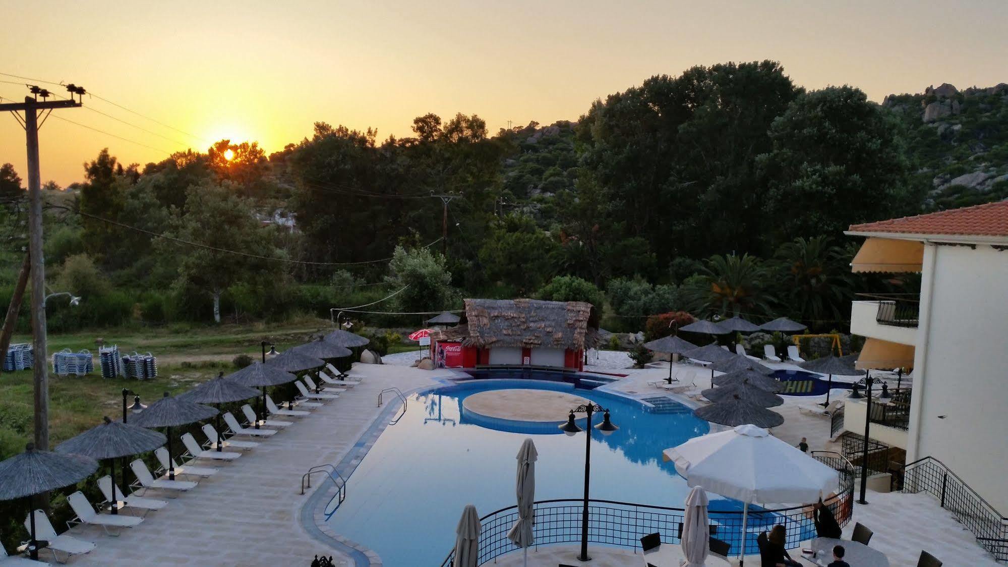 Hotel Makednos Nikiti  Extérieur photo